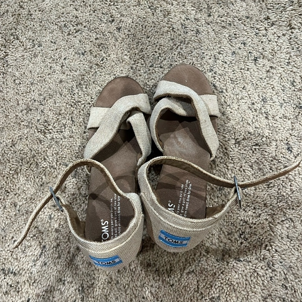 Toms wedge heels